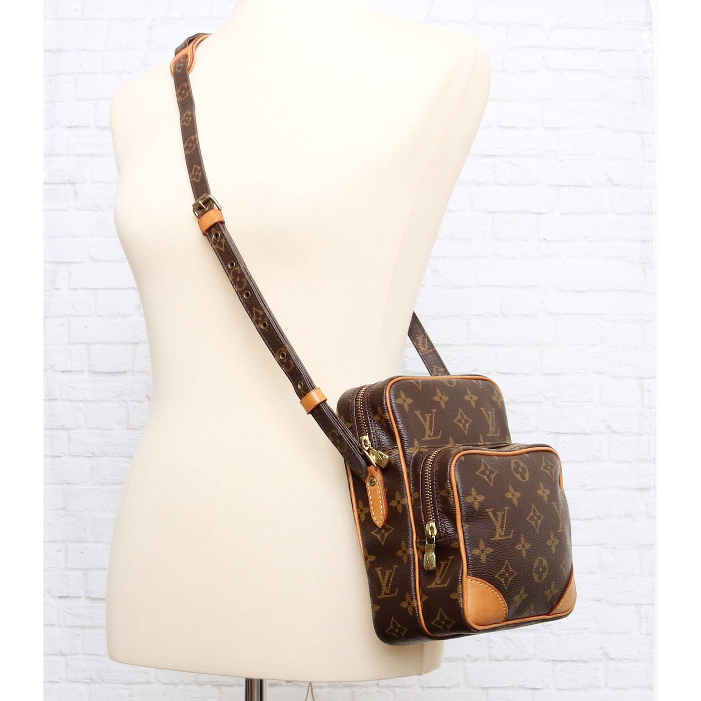 Louis Vuitton Amazon Crossbody Monogram