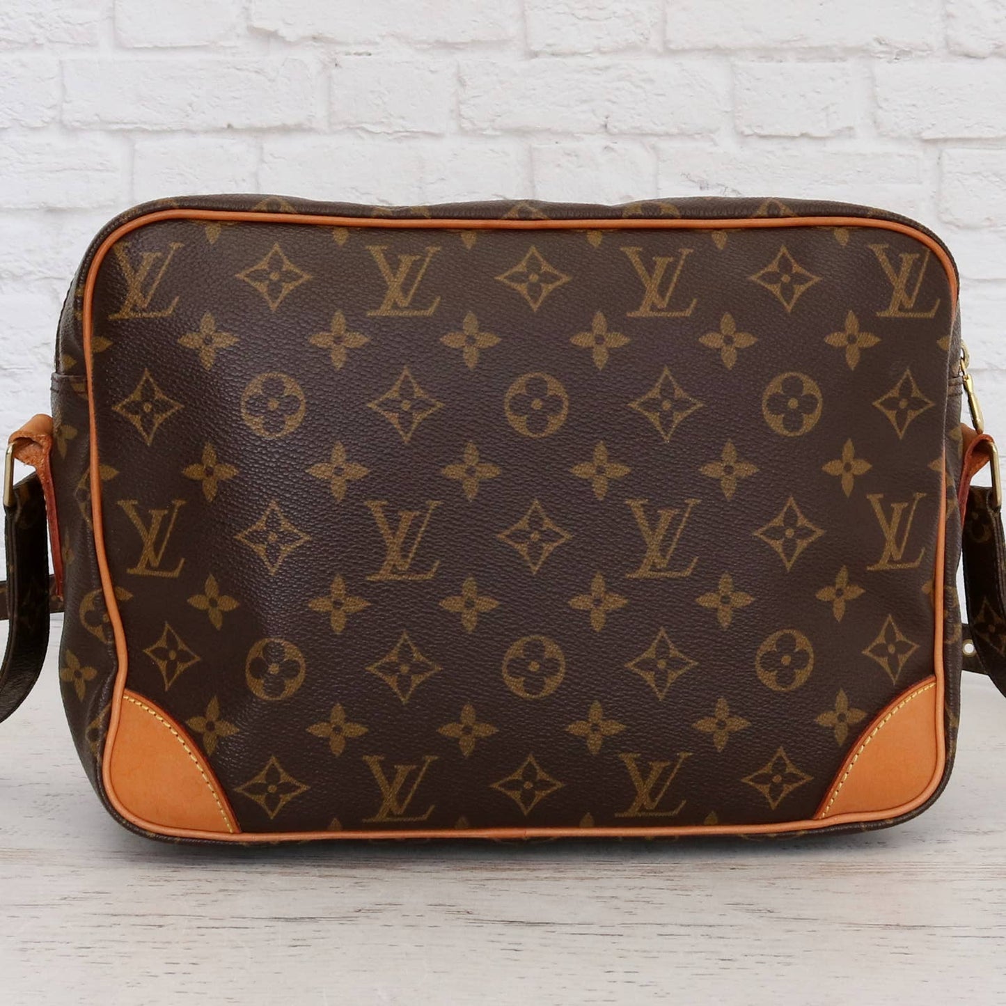 Louis Vuitton Nile Crossbody Monogram