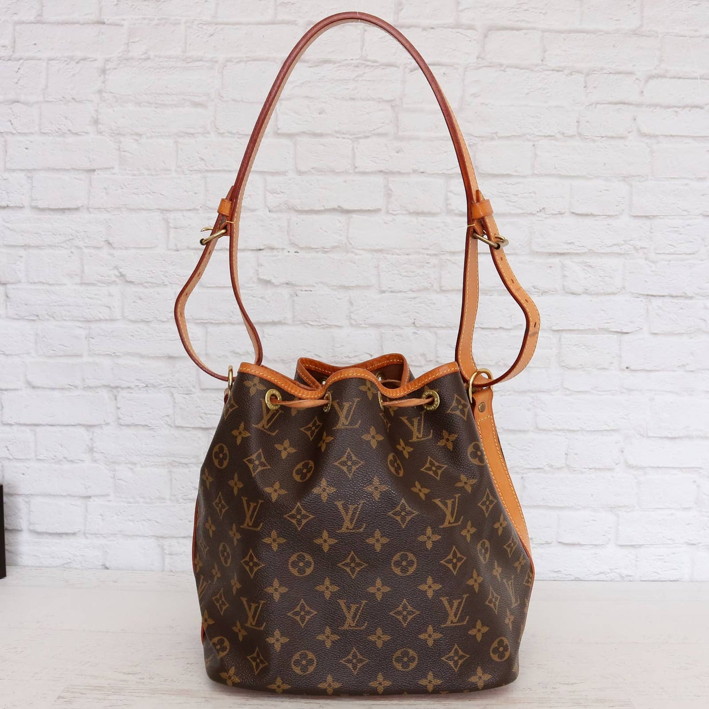 Louis Vuitton Petit Noé Monogram Small Bucket Shoulder Bag