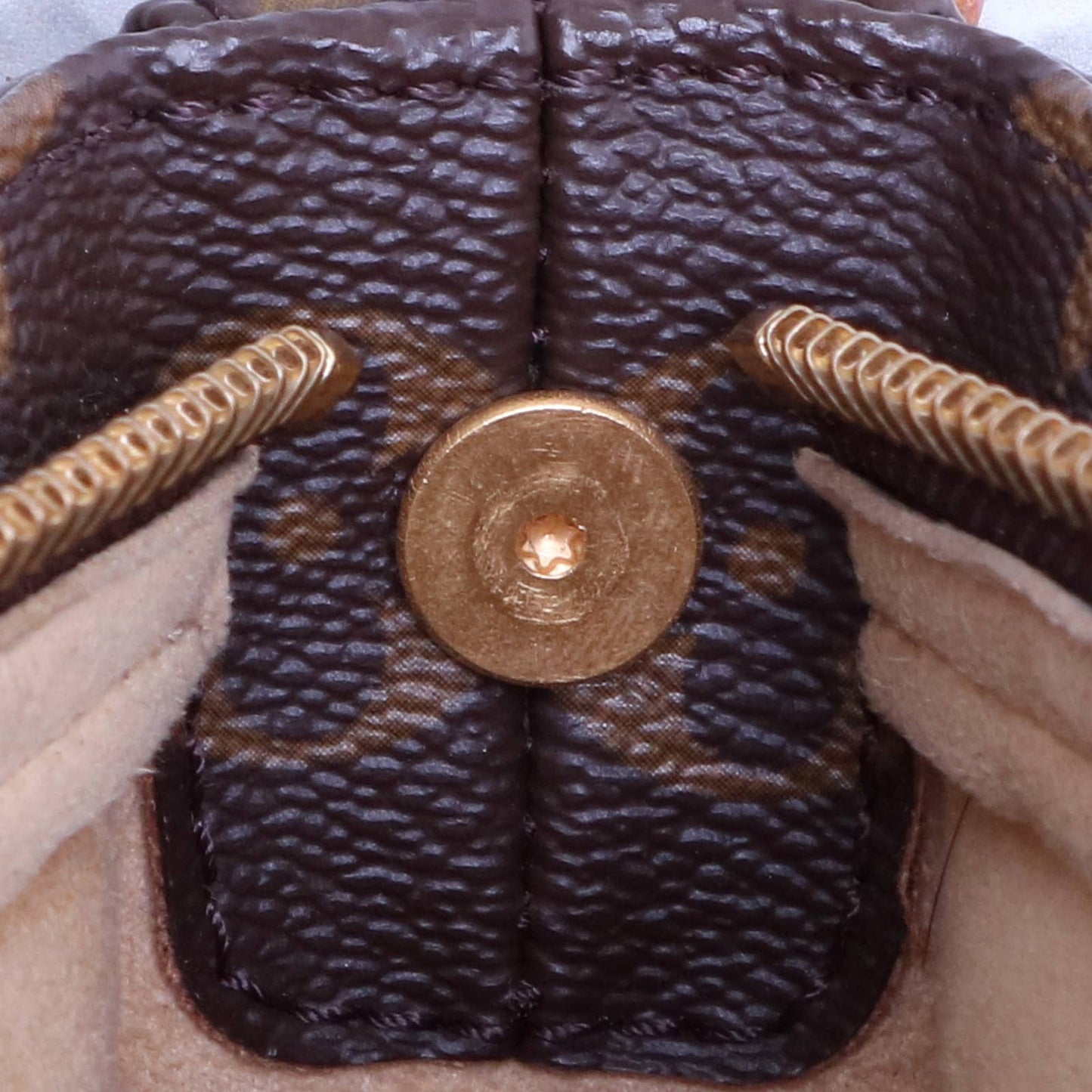 Louis Vuitton Looping MM Monogram Shoulder Bag