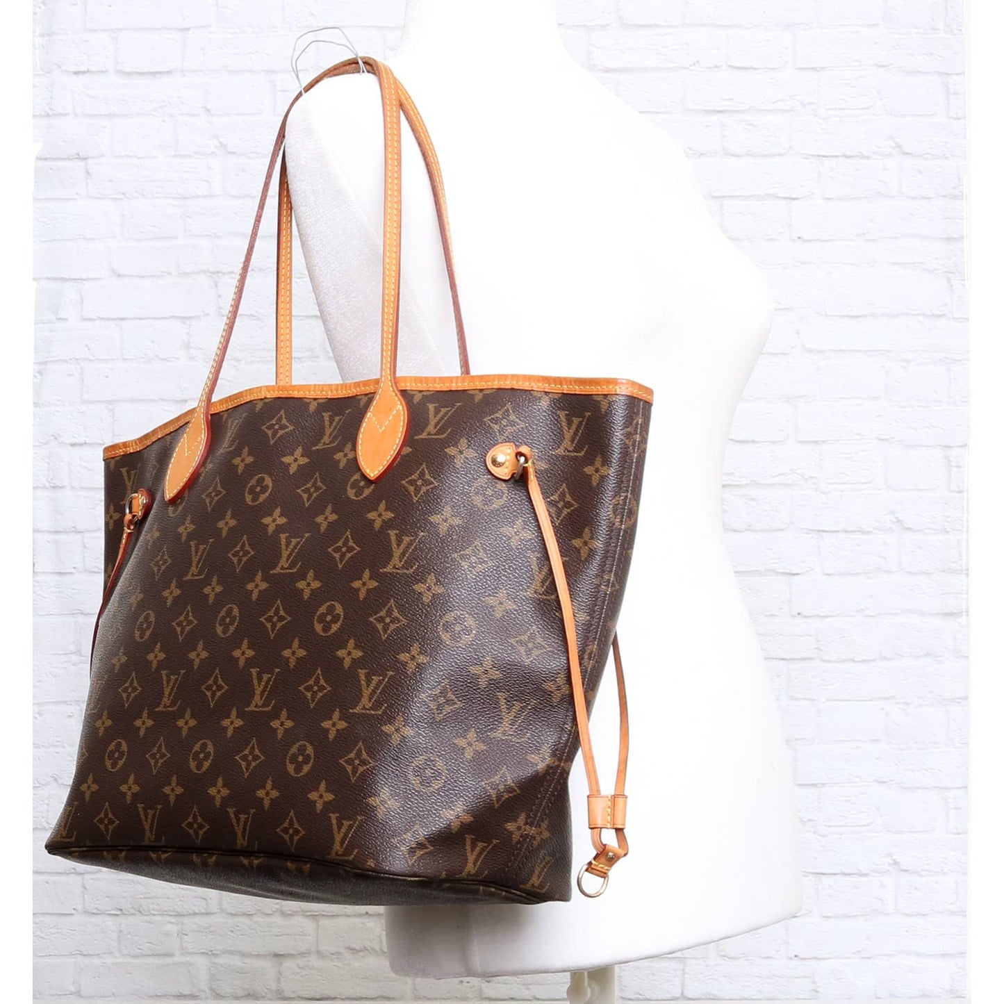 Louis Vuitton Neverfull MM Monogram Tote