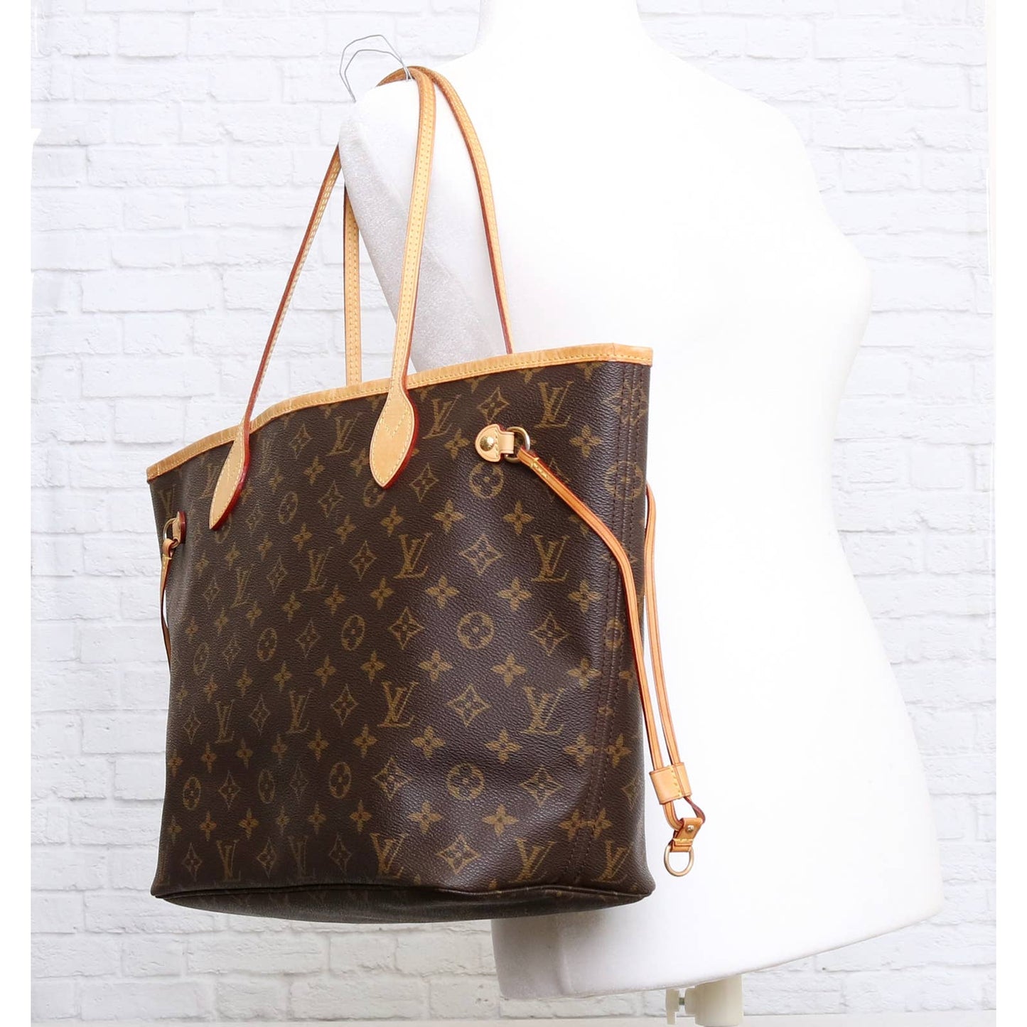 Louis Vuitton Neverfull MM Monogram Tote