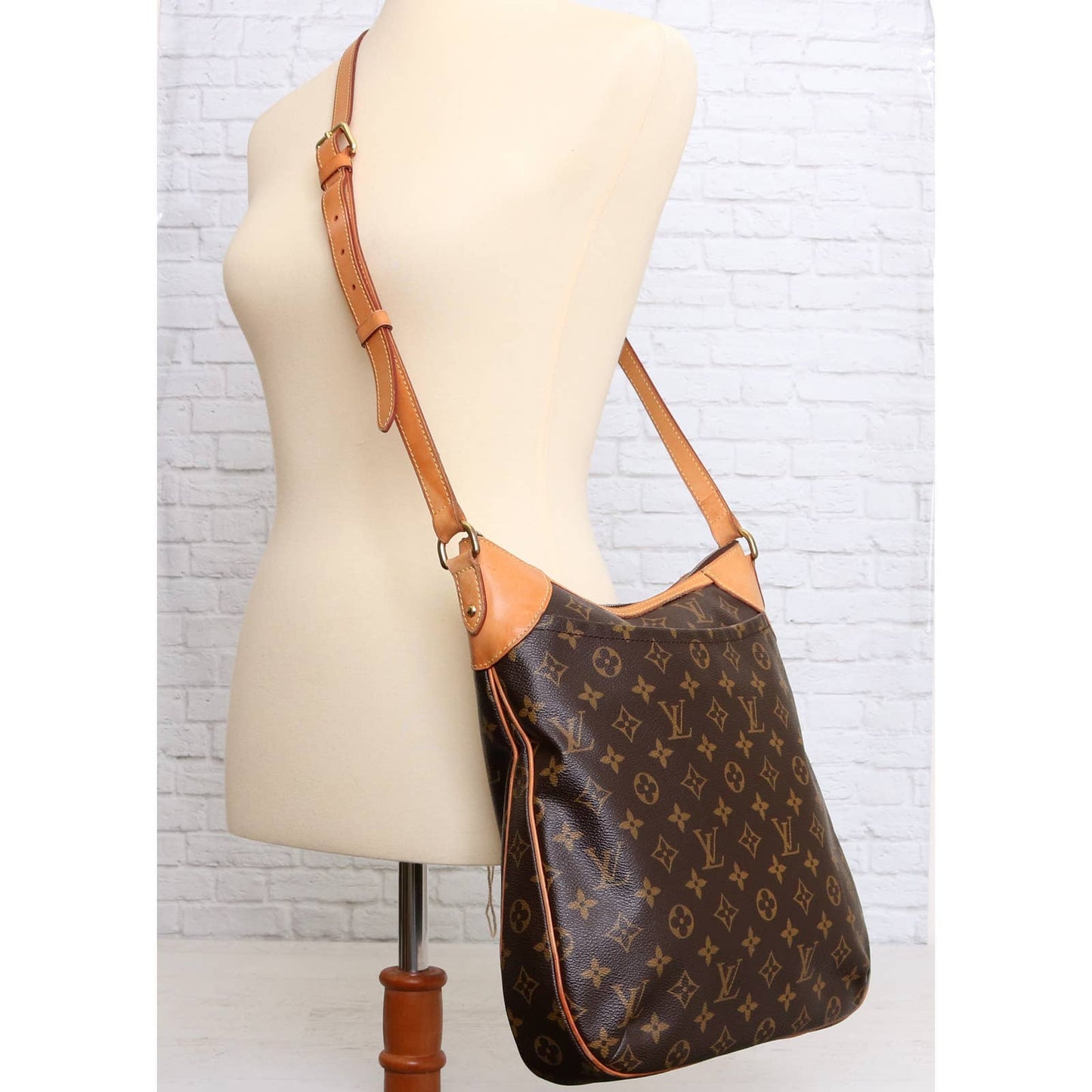 Louis Vuitton Odeon MM Monogram Large Crossbody