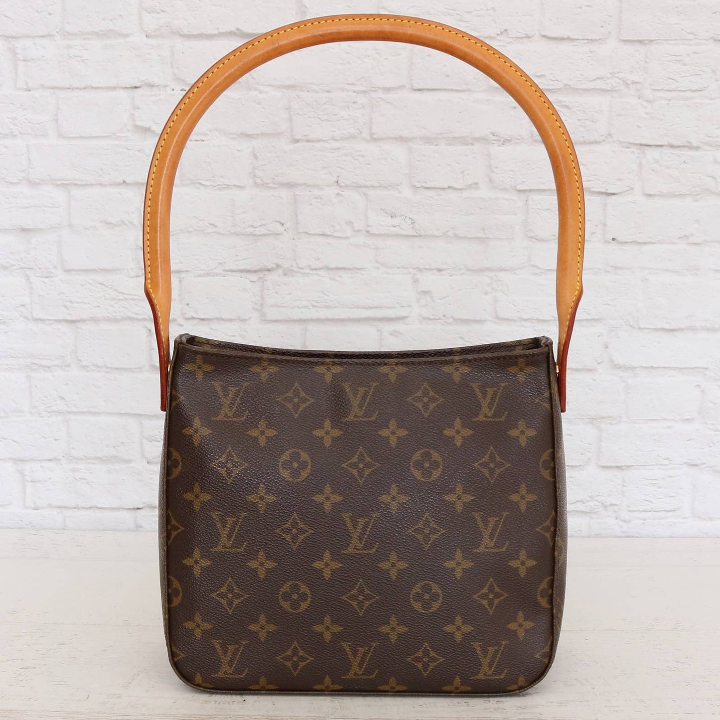 Louis Vuitton Looping MM Monogram Shoulder Bag Purse