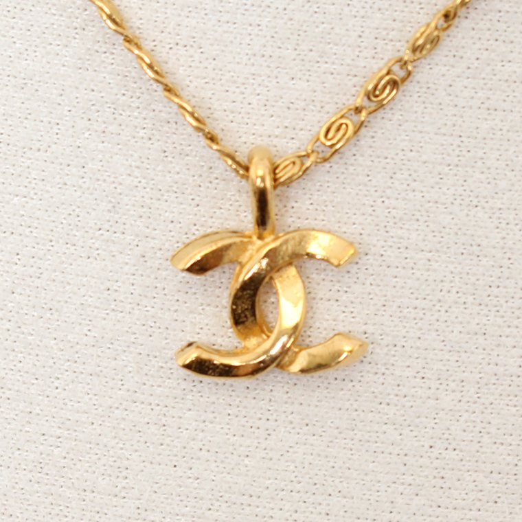 Chanel CC pendant necklace